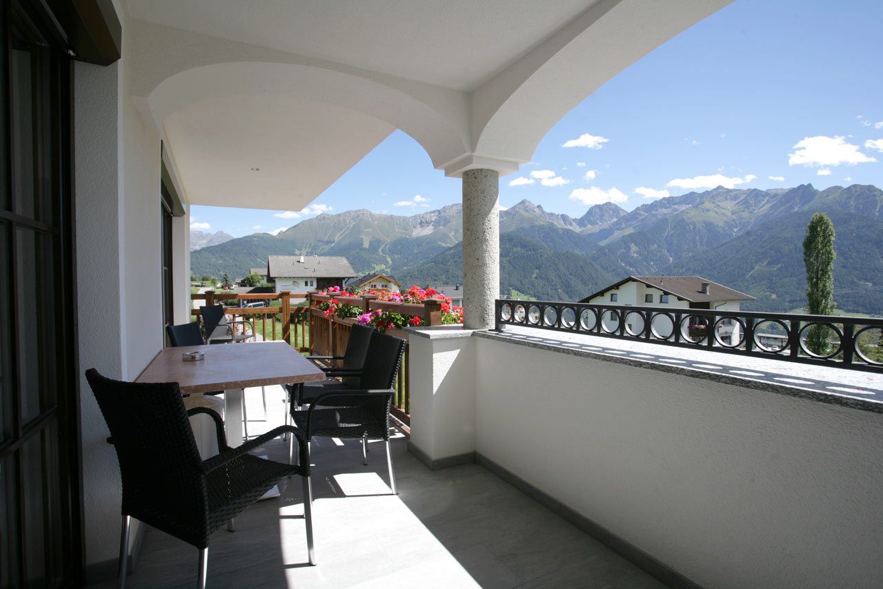 07 Hotel Alpinsonnenresidenz Ausblick Balkon So Maria Venier
