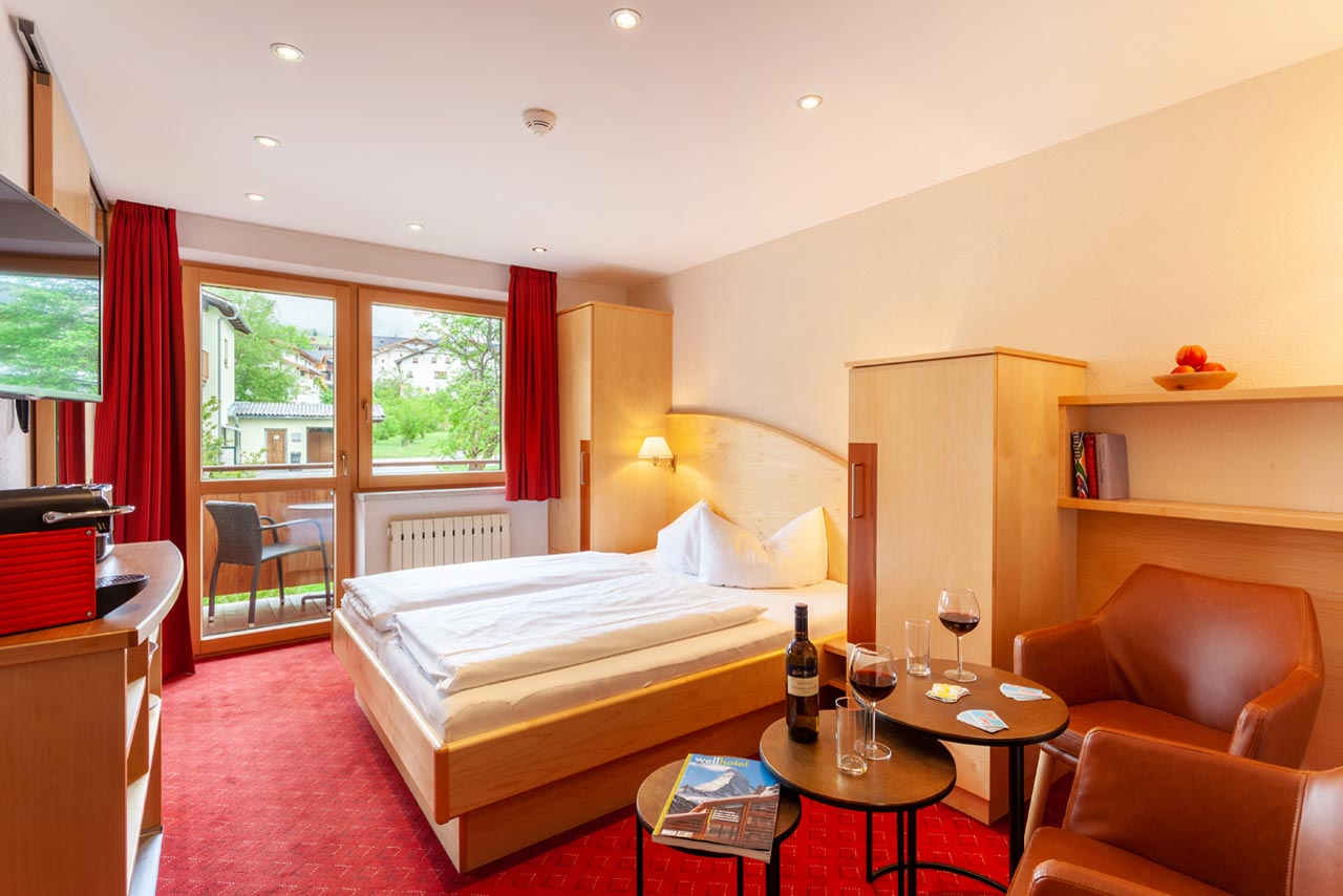01 Hotel Alpinsonnenresidenz Fiss Doppelzimmer Nr 10 Und 12 Moving Pictures