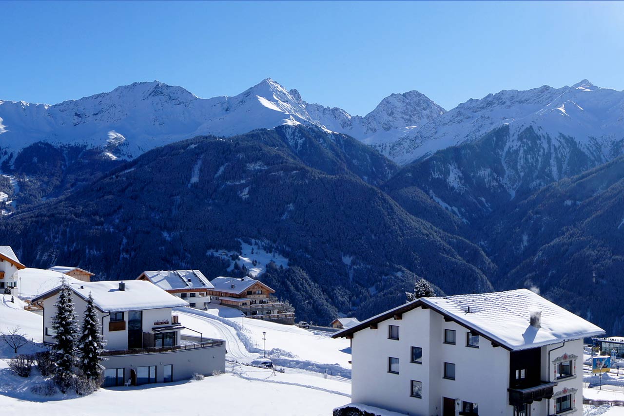 08 Hotel Alpinsonnenresidenz Fiss Appartement 61 Aussicht Winter Judith Kathrein